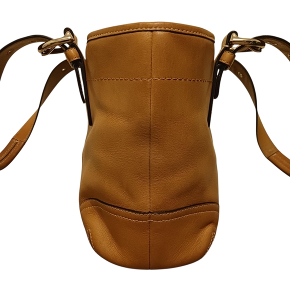 Coach Boutique Soho Leather Bag - Picture 4 of 12